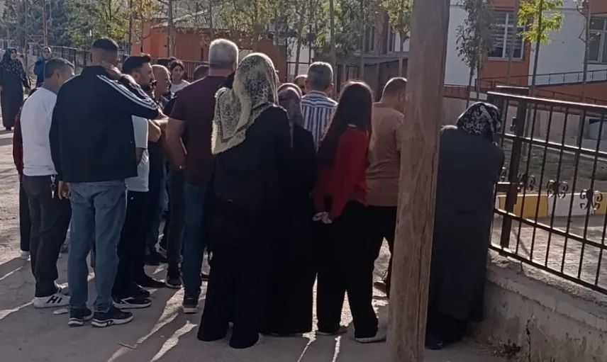 Van’da silahlı öğrenci paniği: Öğretmenler ve veliler müdahale etti