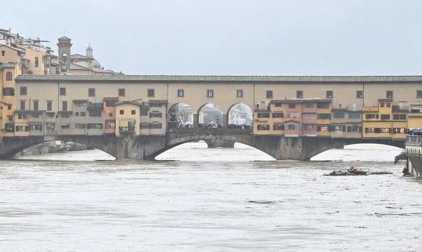 İtalya'da şiddetli yağış Uffizi Galerisi'nde su baskınına yol açtı