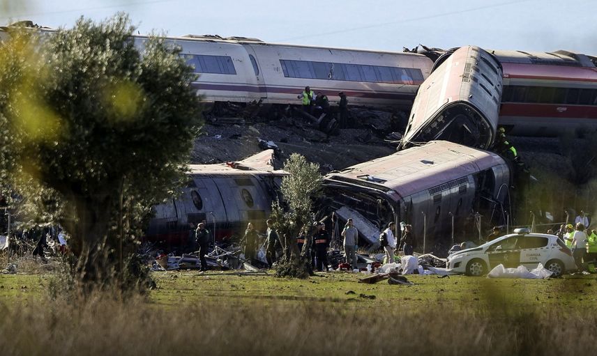 İspanya’da hızlı tren gaciası: Madrid-Endülüs seferini yapan trenler çarpıştı