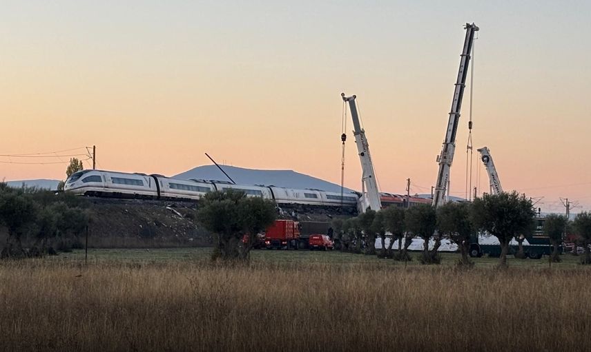 İspanya’daki tren faciasında ön rapor açıklandı: Faciaya "normal hızda devam et" talimatı yol açmış