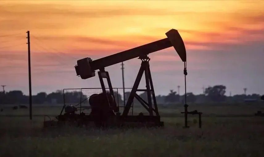 Küresel petrol piyasalarında sert dalgalanma: Fiyatlarda yüzde 5'i aşan düşüş