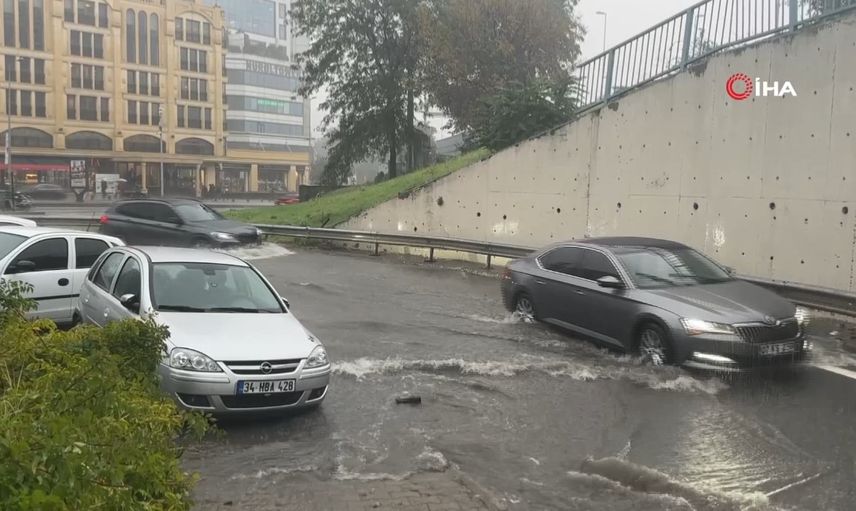 İstanbul'da sağanak bilançosu: Afad'a 2 binin üzerinde ihbar geldi