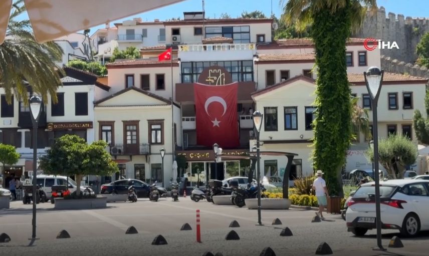 Çeşme Belediyesi’nde usulsüzlük operasyonu: Belediye başkan yardımcısı ve müdürler gözaltında