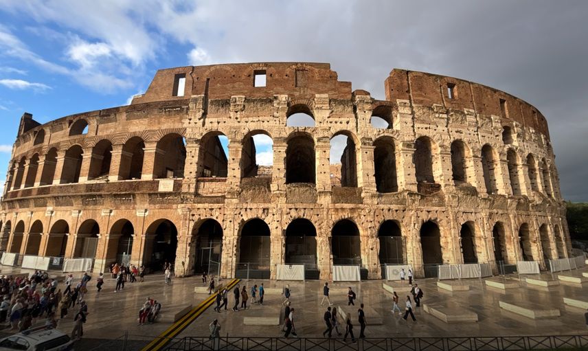 Troya eserleri Roma'nın ikonik simgesi Kolezyum'da sergilendi