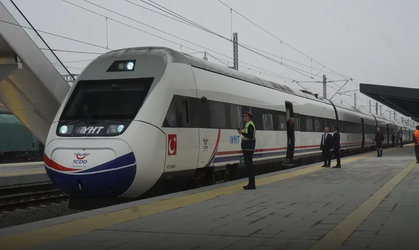 Çerkezköy-Kapıkule Hızlı Tren Hattı'nda ilk sefer heyecanı: Edirne-Çerkezköy arası 54 dakikaya düştü