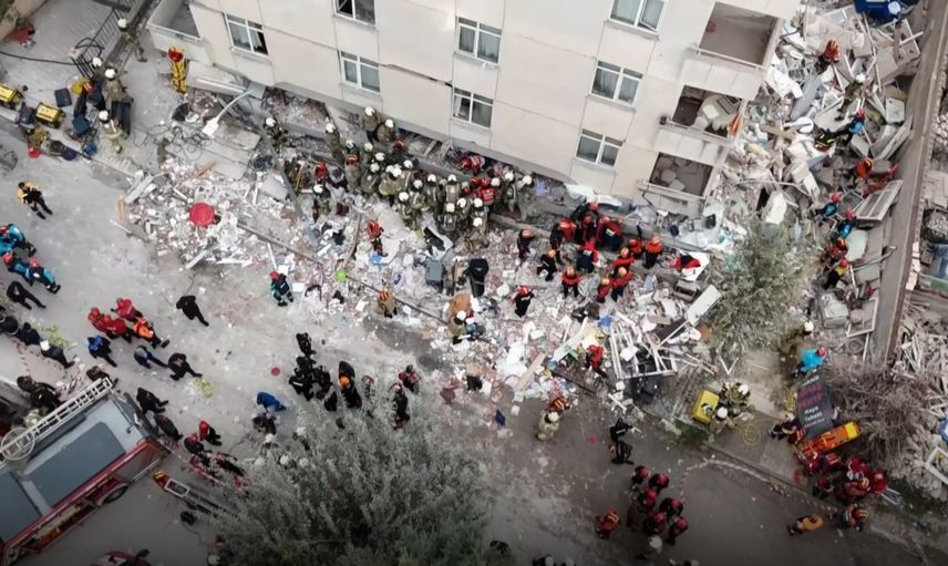 Maltepe’de 7 katlı binada çökme: 5 kişi kurtarıldı, enkaz altındaki 7 kişi için çalışmalar sürüyor