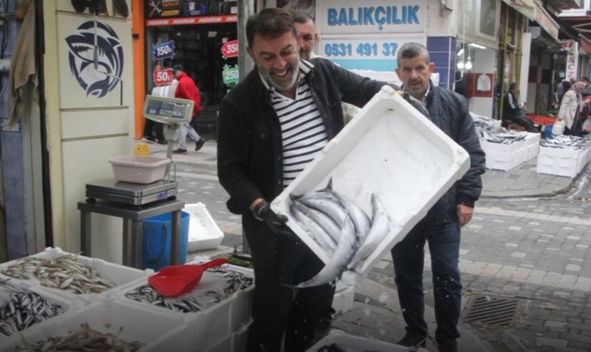 Karadeniz'de palamut bereketi: Tanesi 50 liraya kadar düştü   
