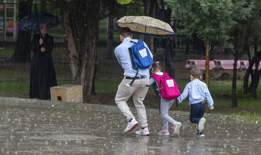Yalova'da olumsuz hava koşulları nedeniyle eğitime ara verildi