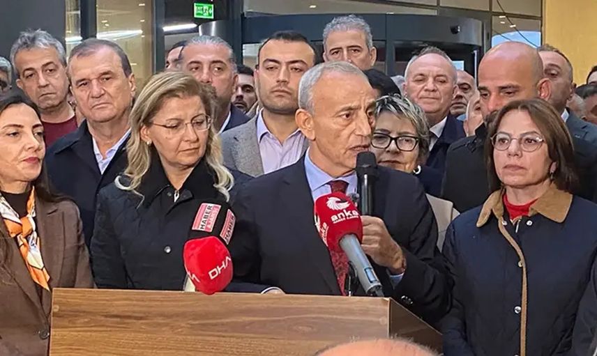 İstanbul'da 4 belediye başkanı YENİ Parti'ye geçti