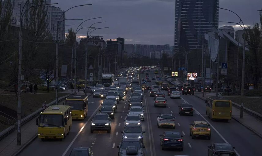 Kiev'in yarısı elektriksiz ve susuz kaldı
