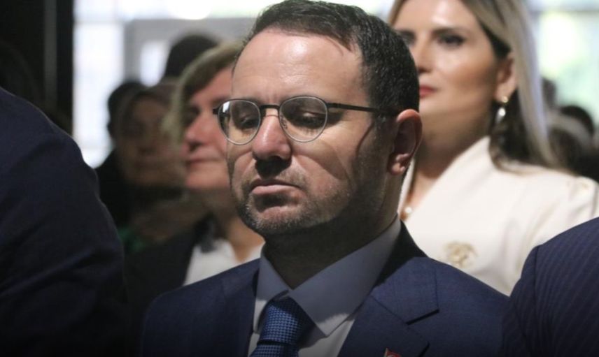 Adalet Bakanı Gürlek ile Özgür Özel arasındaki tazminat davasında karar